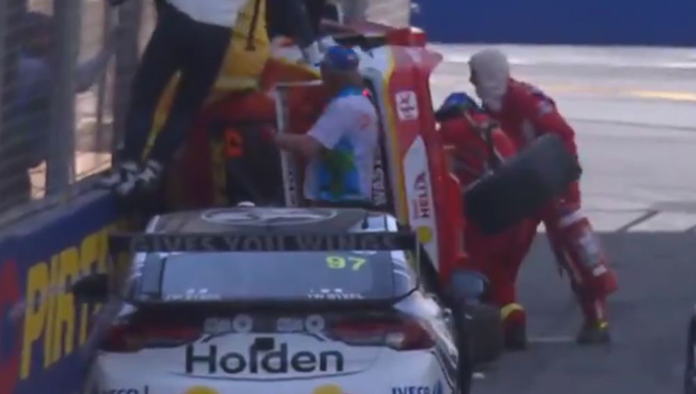 El piloto se para a socorrer al accidentes