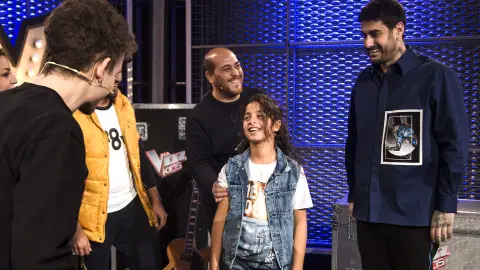 Melendi roba a Juan Miguel Cortés en las Batallas de ‘La Voz Kids’ Melendi roba a Juan Miguel Cortés en las Batallas de ‘La Voz Kids’