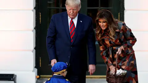 Trump acoge a decenas de niños para la celebración de Halloween Trump acoge a decenas de niños para la celebración de Halloween
