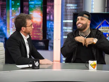 Nicky Jam exhibe sus diamantes en 'El Hormiguero 3.0'... y un reloj de 350.000 euros Nicky Jam exhibe sus diamantes en 'El Hormiguero 3.0'... y un reloj de 350.000 euros