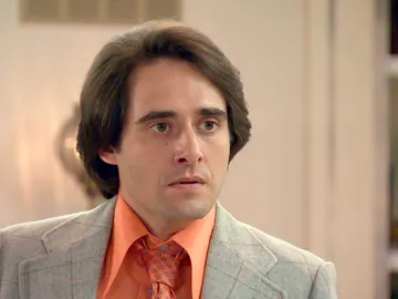 Jacobo, aterrado, se enfrenta a su mayor secreto: El gran amor de su vida Jacobo, aterrado, se enfrenta a su mayor secreto: El gran amor de su vida