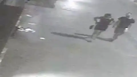 Los Mossos piden colaboración ciudadana para encontrar al asesino de un hombre en Sabadell Los Mossos piden colaboración ciudadana para encontrar al asesino de un hombre en Sabadell