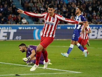 Morata celebra su gol con el Atlético de Madrid