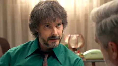 Guillermo y Julia no dejan de pensar el uno en el otro Guillermo y Julia no dejan de pensar el uno en el otro