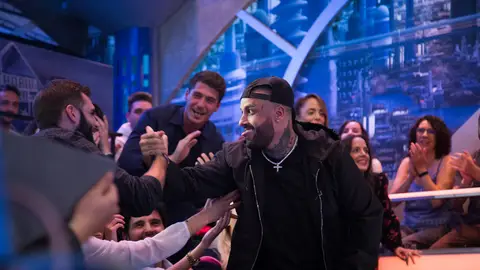 Nicky Jam explica en 'El Hormiguero 3.0' el cambio que le salvó la vida: "El amor que me dio Colombia" Nicky Jam explica en 'El Hormiguero 3.0' el cambio que le salvó la vida: "El amor que me dio Colombia"