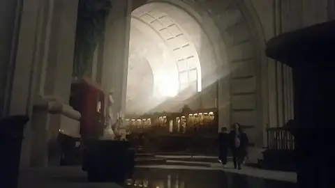 Exclusiva: Las primeras imágenes de los visitantes al Valle de los Caídos tras la exhumación de Franco Exclusiva: Las primeras imágenes de los visitantes al Valle de los Caídos tras la exhumación de Franco