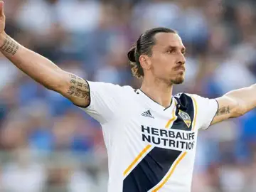 Ibrahimovic celebrando un gol con los Galaxy Ibrahimovic celebrando un gol con los Galaxy