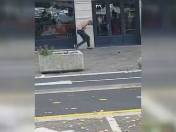 Detienen a un individuo que esgrimía dos cuchillos cerca de una estación de tren de Francia