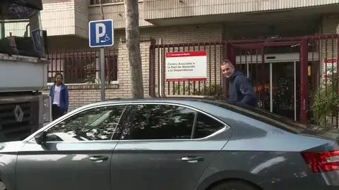 Urdangarin saca notable en las primeras notas de su voluntariado Urdangarin saca notable en las primeras notas de su voluntariado