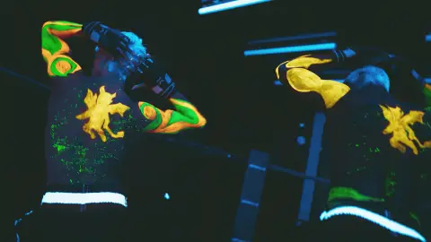 Los 'Toy boy' hipnotizan con un sensual baile ajenos a la inminente traición de Claudia Los 'Toy boy' hipnotizan con un sensual baile ajenos a la inminente traición de Claudia