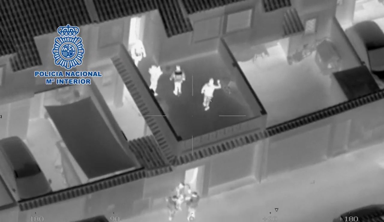 Imágenes aéreas de la operación 'Dockers' que introducía droga por el método del gancho ciego Imágenes aéreas de la operación 'Dockers' que introducía droga por el método del gancho ciego