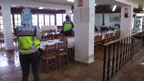 Detenidos por obligar a trabajar a sus empleados 14 horas diarias por 40 euros en Mallorca Detenidos por obligar a trabajar a sus empleados 14 horas diarias por 40 euros en Mallorca