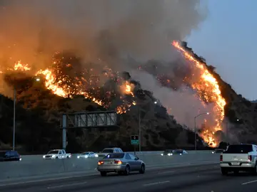 Continúa el incendio en California Continúa el incendio en California