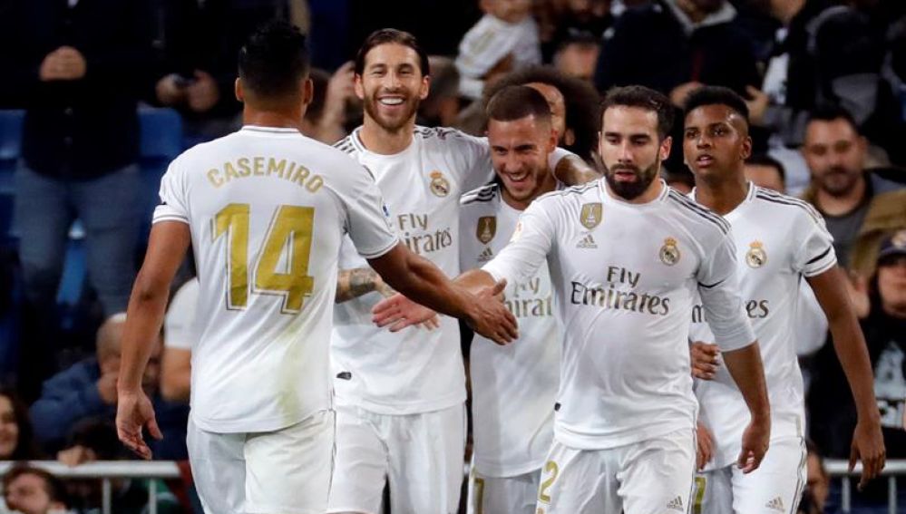 Real Madrid - Galatasaray: Los jugadores del Real Madrid celebran un gol en el Bernabéu | Champions League