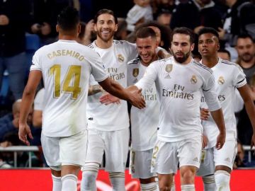 Real Madrid - Galatasaray: Los jugadores del Real Madrid celebran un gol en el Bernabéu | Champions League