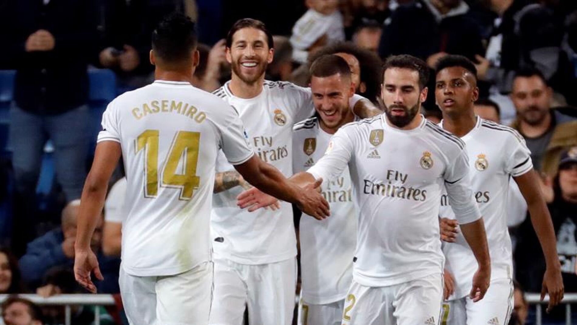 Real Madrid - Galatasaray: Los jugadores del Real Madrid celebran un gol en el Bernab&eacute;u | Champions League