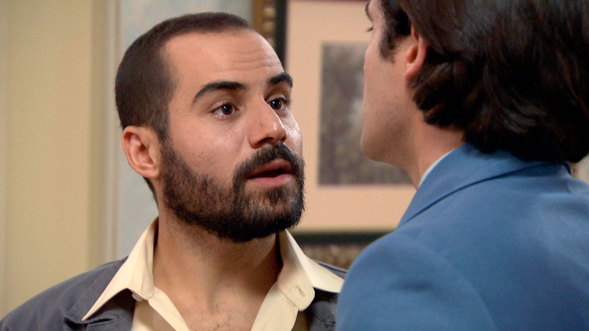  Luis amenaza a Jacobo con contar su historia de amor
