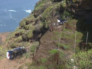 Se salva milagrosamente de la caída de su camión por un barranco de 60 metros en Tenerife 