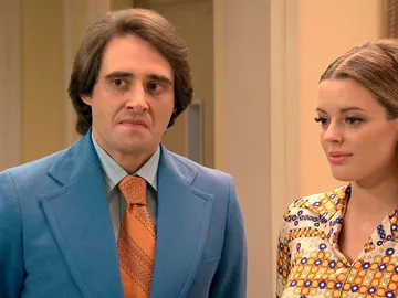 Jacobo trata de aparentar normalidad ante Luis y Lourdes Jacobo trata de aparentar normalidad ante Luis y Lourdes