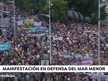 El Mar Menor agoniza: los ciudadanos salen a la calle para pedir medidas urgentes El Mar Menor agoniza: los ciudadanos salen a la calle para pedir medidas urgentes
