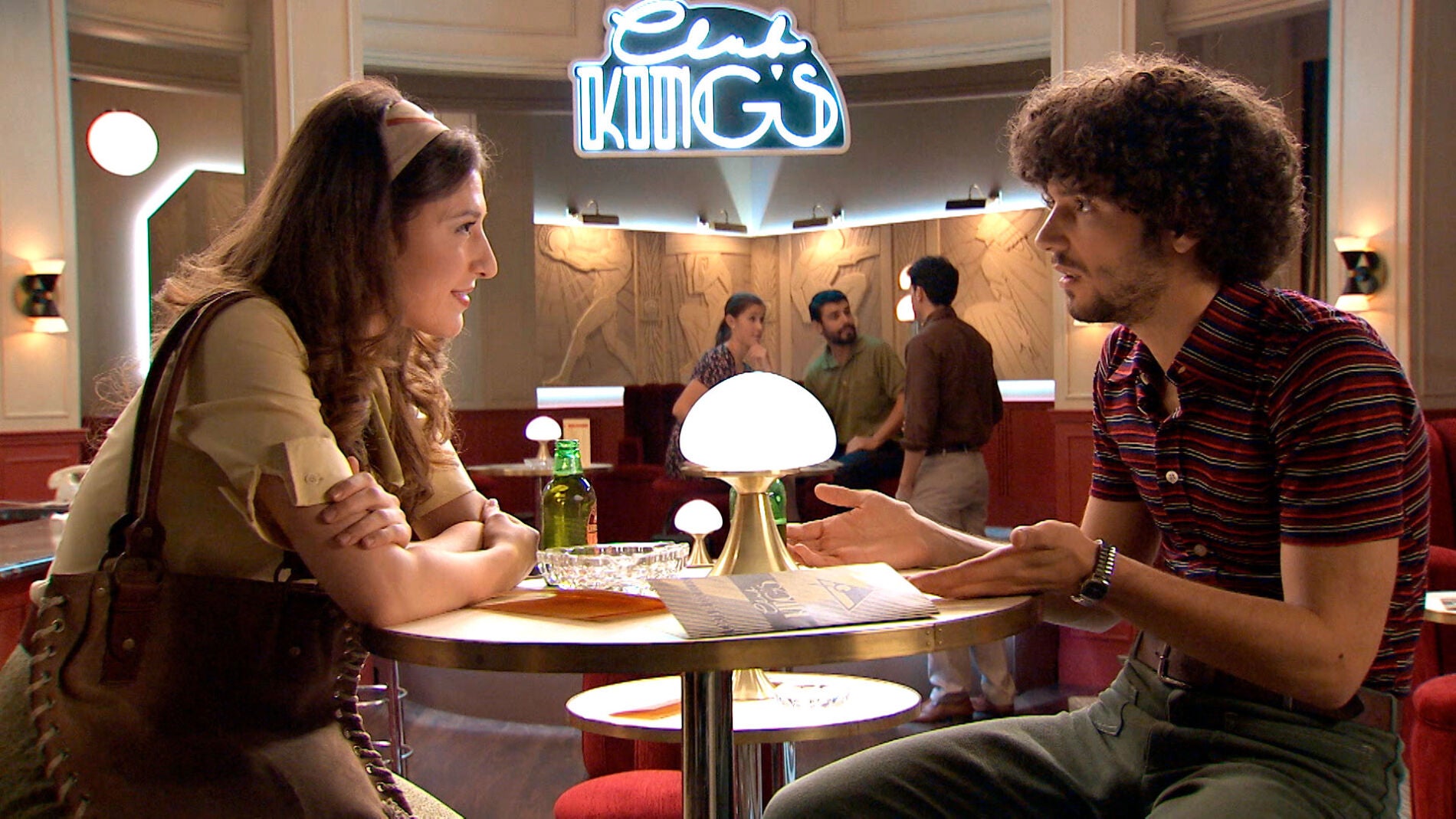 Marina trata de buscar una novia a Fede