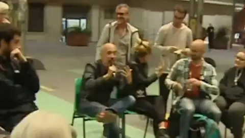 Miembros de CDR cortar varias calles en Barceloan Miembros de CDR cortar varias calles en Barceloan