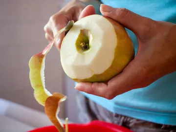 Pelando la fruta Pelando la fruta