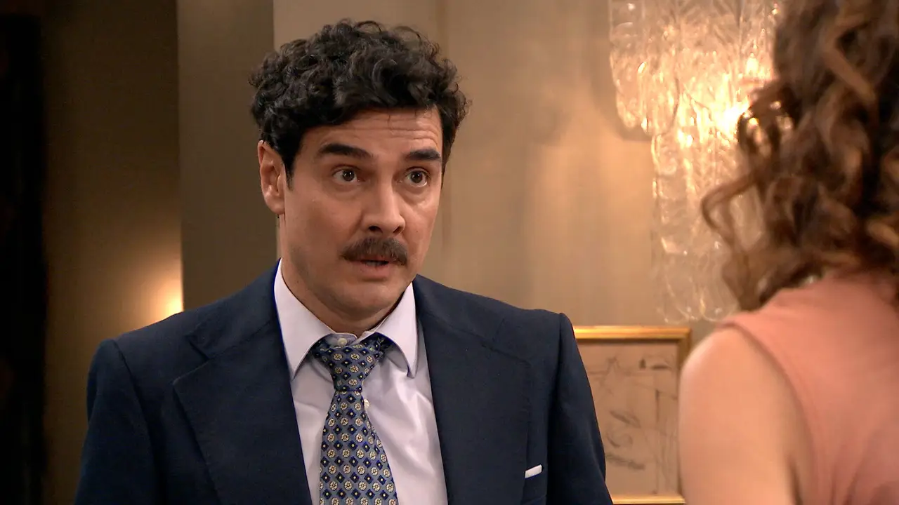 Armando salva a Julia tras ser denunciada