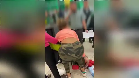 Prisión privisional para la joven detenida por el robo con violencia en un supermercado de Cerdanyola Prisión privisional para la joven detenida por el robo con violencia en un supermercado de Cerdanyola