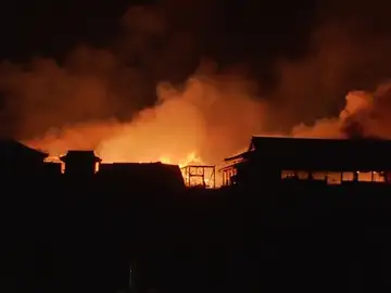 Un incendio destruye el histórico castillo Shuri en Japón Un incendio destruye el histórico castillo Shuri en Japón
