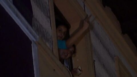 Okupas responden con una peineta a los vecinos de Santurce que les plantaban cara