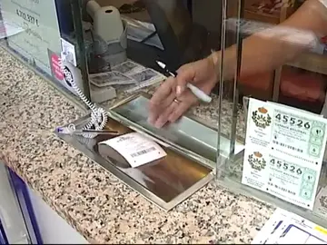 Detenida una lotera por quedarse presuntamente con el boleto premiado de un cliente Detenida una lotera por quedarse presuntamente con el boleto premiado de un cliente