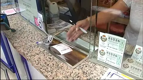 Detenida una lotera por quedarse presuntamente con el boleto premiado de un cliente Detenida una lotera por quedarse presuntamente con el boleto premiado de un cliente