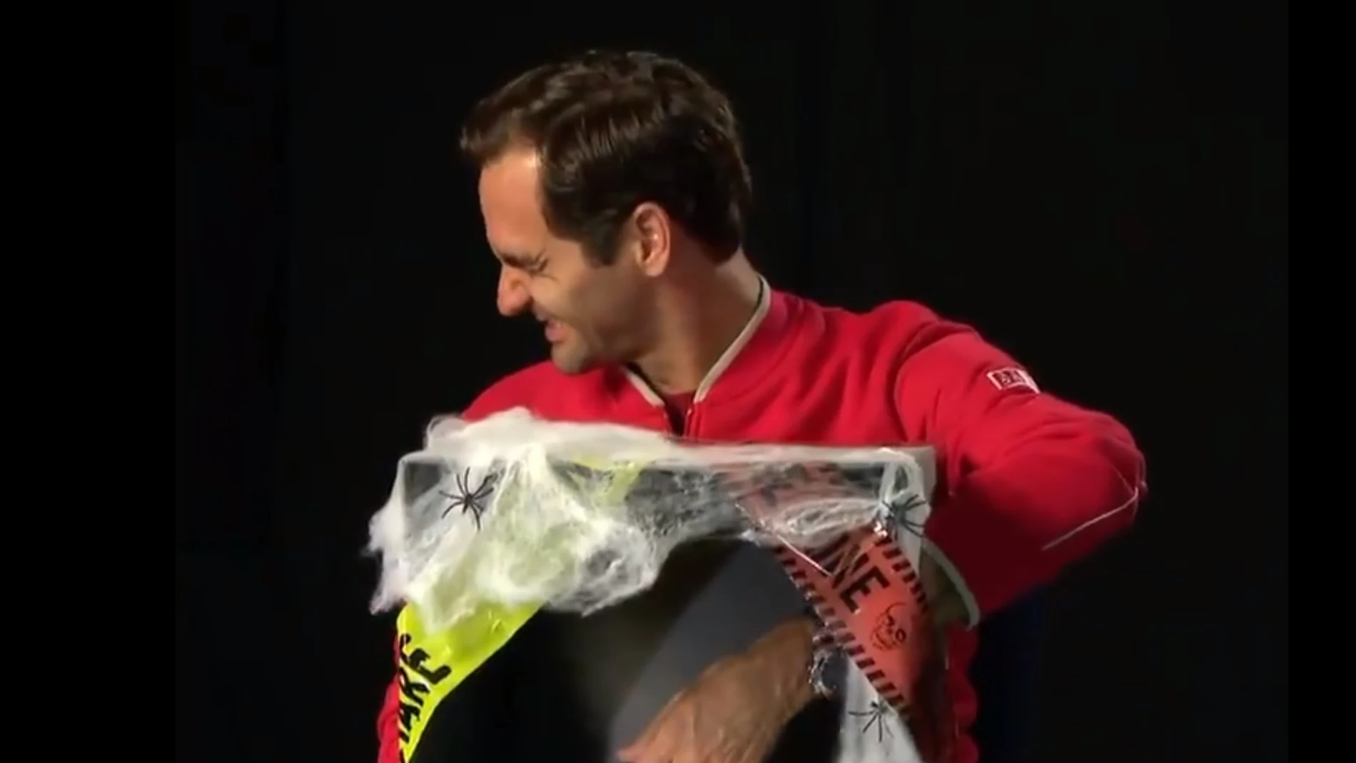 Roger Federer, en el reto de 'Halloween' de la ATP Roger Federer, en el reto de 'Halloween' de la ATP