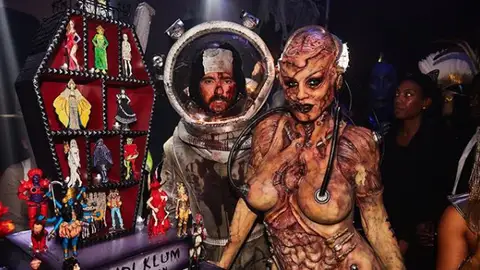 Heidi Klum disfrazada de frankenstein Heidi Klum disfrazada de frankenstein