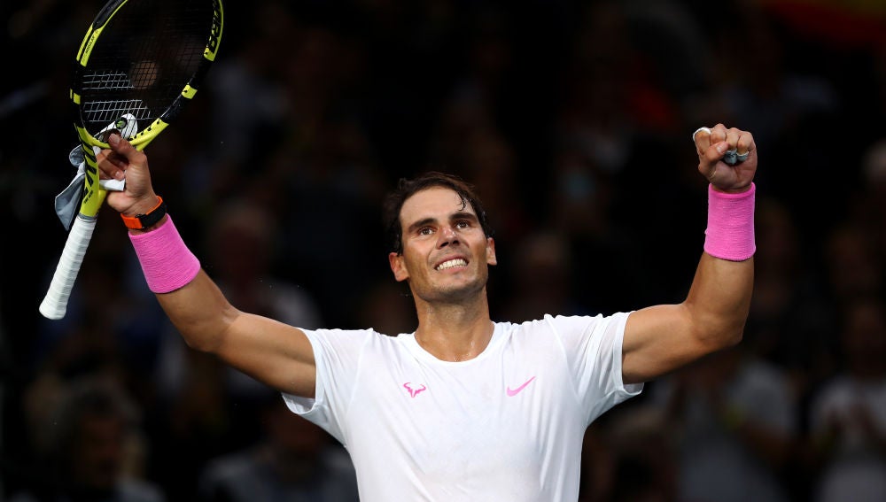 Rafa Nadal celebra su victoria en el Másters 1000 de París