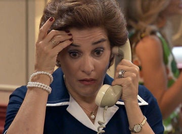 Benigna, sorprendida tras recibir una llamada de teléfono en 'Amar es para siempre'