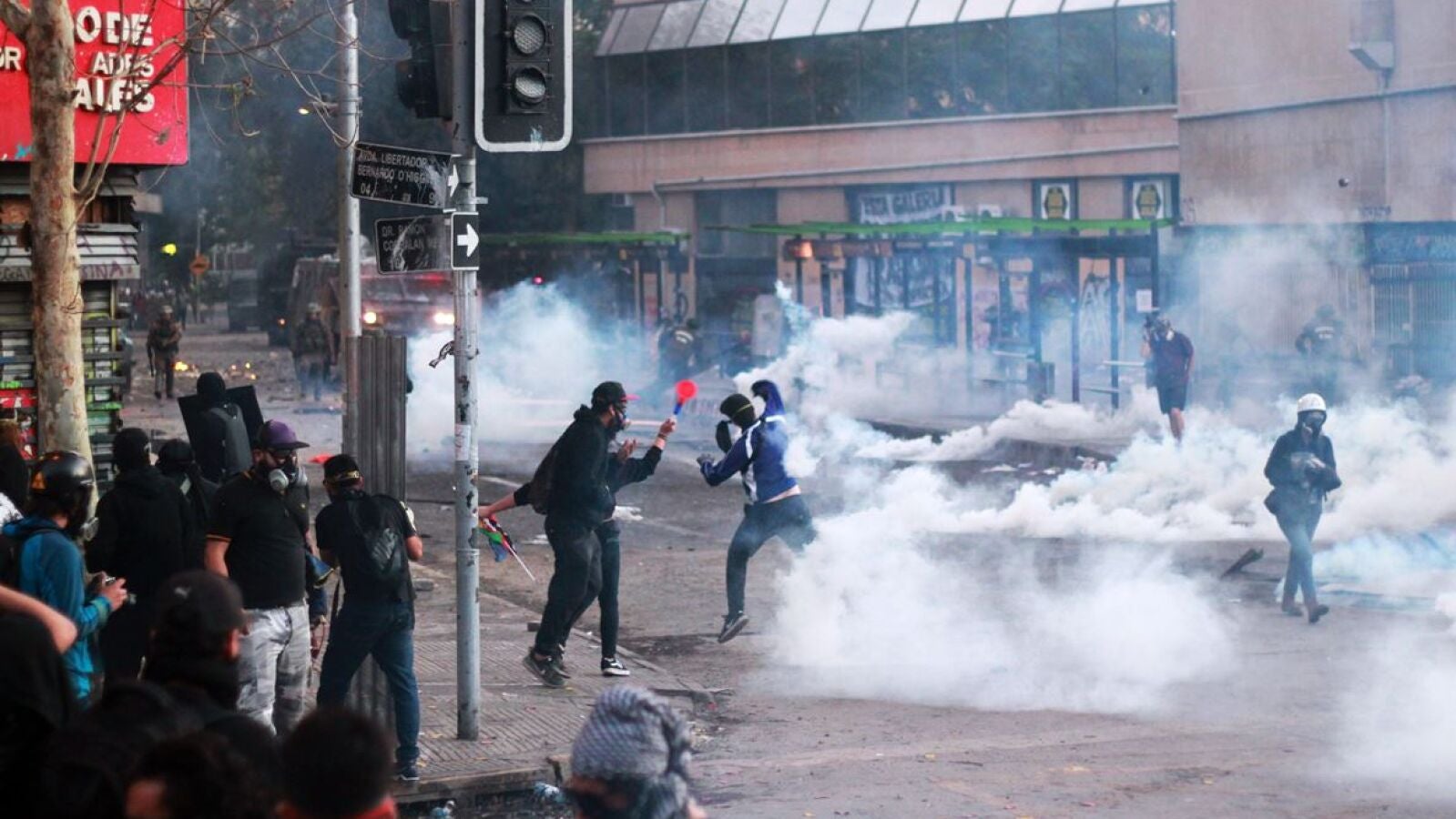 Piñera, abierto a discutir cambios en la Constitución para frenar las protestas