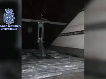 Detenidas 28 personas que usaban un 'narcocamión' en el Campo de Gibraltar Detenidas 28 personas que usaban un 'narcocamión' en el Campo de Gibraltar