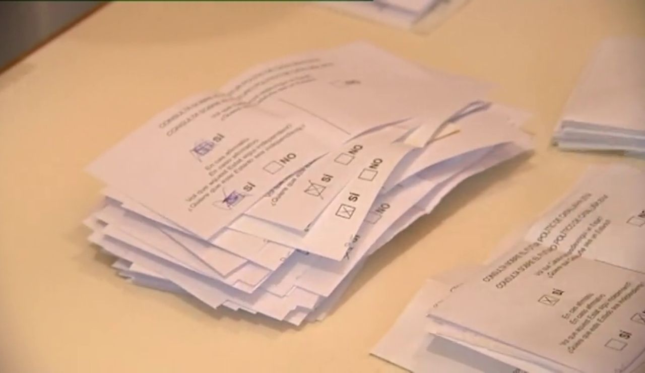 Escrutinio en las elecciones generales 2019: El doble recuento y cómo se destruyen las papeletas Escrutinio en las elecciones generales 2019: El doble recuento y cómo se destruyen las papeletas
