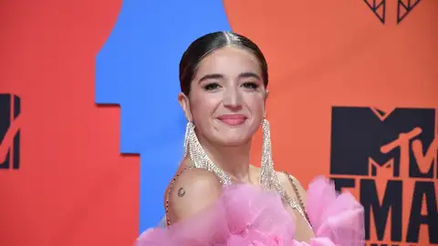 a cantante española Lola Indigo posa durante el photocall de los premios MTV European Music Awards (EMA) a cantante española Lola Indigo posa durante el photocall de los premios MTV European Music Awards (EMA)