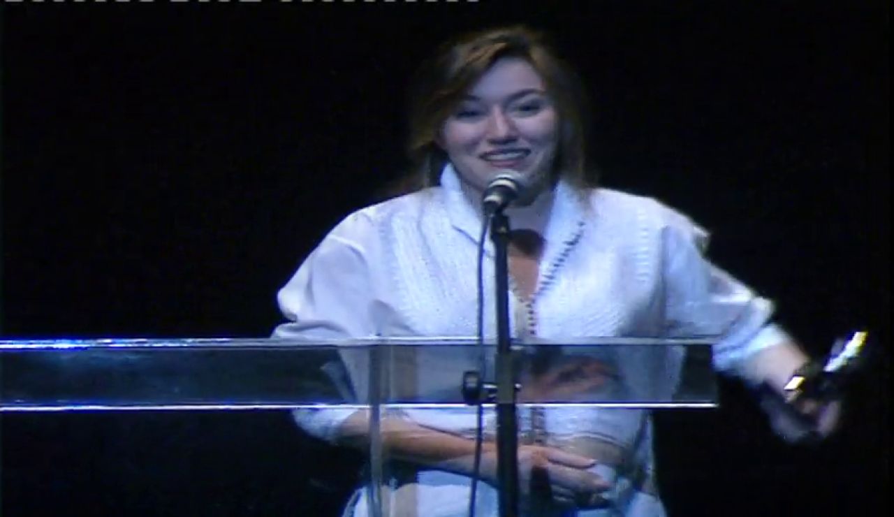 La emotiva dedicatoria de Lola Dueñas a su padre durante una entrega de premios La emotiva dedicatoria de Lola Dueñas a su padre durante una entrega de premios