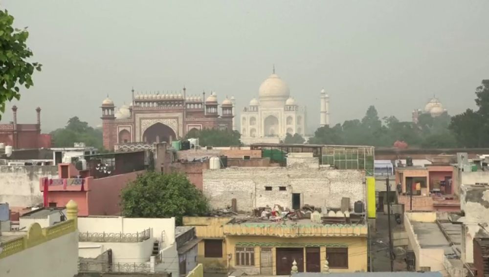 Purificadores de aire para proteger al Taj Mahal de la contaminación extrema en la India 