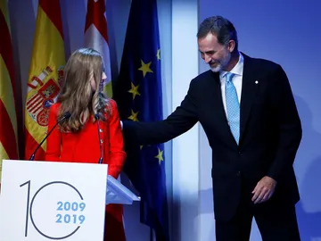 Felipe VI y su hija Leonor, en los premios Princesa de Girona Felipe VI y su hija Leonor, en los premios Princesa de Girona