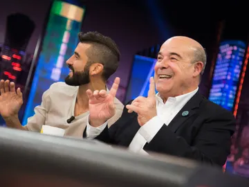 Antonio Resines hace un spoiler de su próxima película con Álex García Antonio Resines hace un spoiler de su próxima película con Álex García