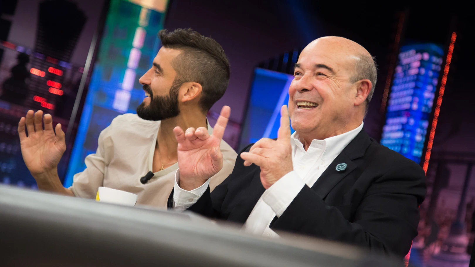 Antonio Resines hace un spoiler de su próxima película con Álex García Antonio Resines hace un spoiler de su próxima película con Álex García
