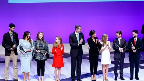 La Familia Real junto a los galardonados con los Premios Princesa de Girona La Familia Real junto a los galardonados con los Premios Princesa de Girona