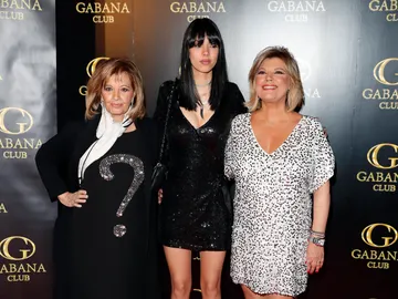 Alejandra Rubio junto a su abuela y su madre Alejandra Rubio junto a su abuela y su madre
