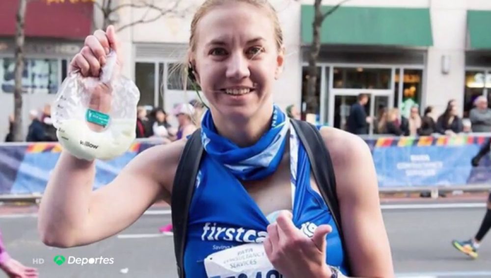 Una madre corre el maratón de Nueva York con un sacaleches y extrae medio litro para su bebé