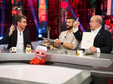 Piques y risas entre Antonio Resines y Álex García en 'El plecio justo' de Trancas y Barrancas Piques y risas entre Antonio Resines y Álex García en 'El plecio justo' de Trancas y Barrancas
